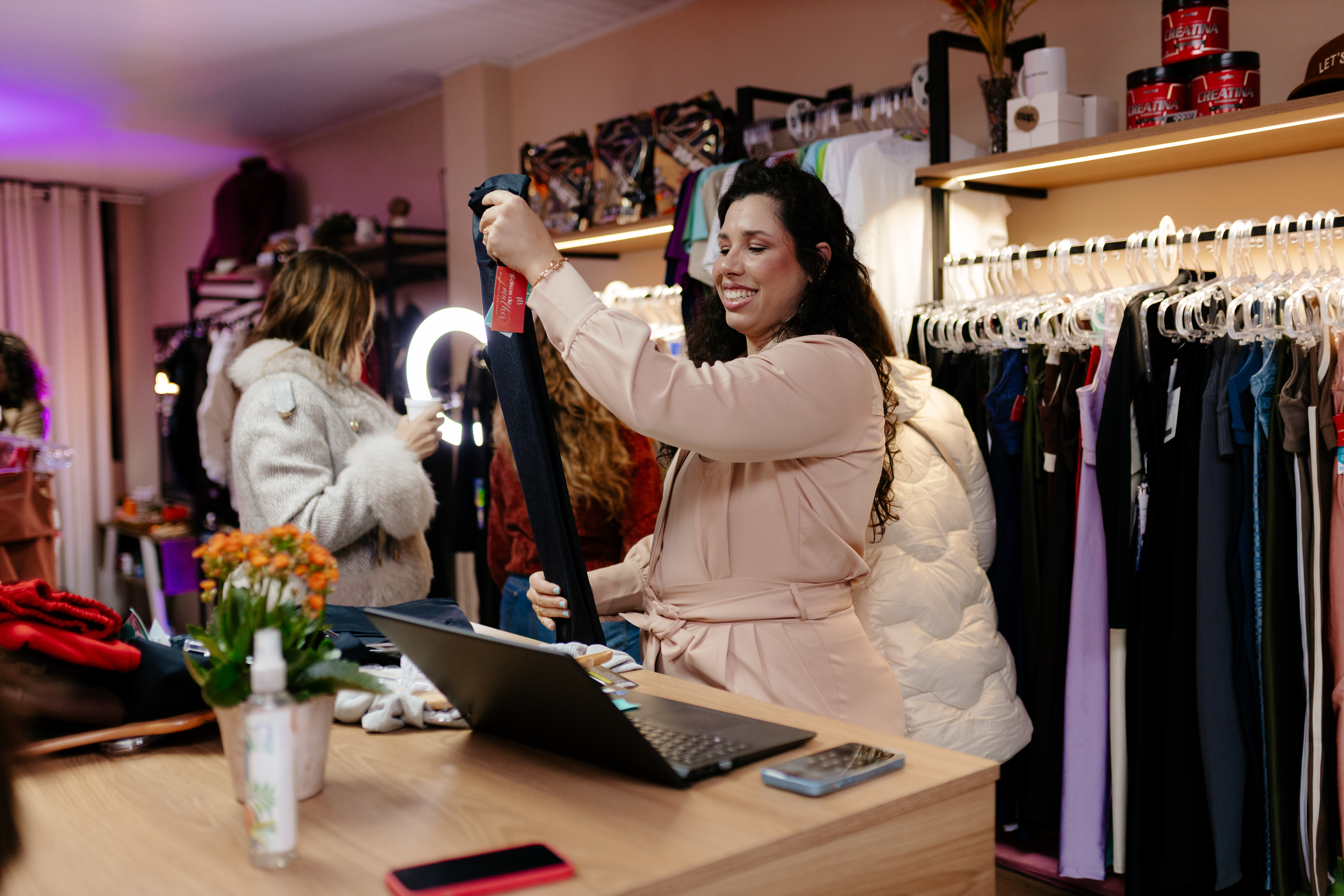 Atendimento personalizado na loja PB Coisas de Mulher